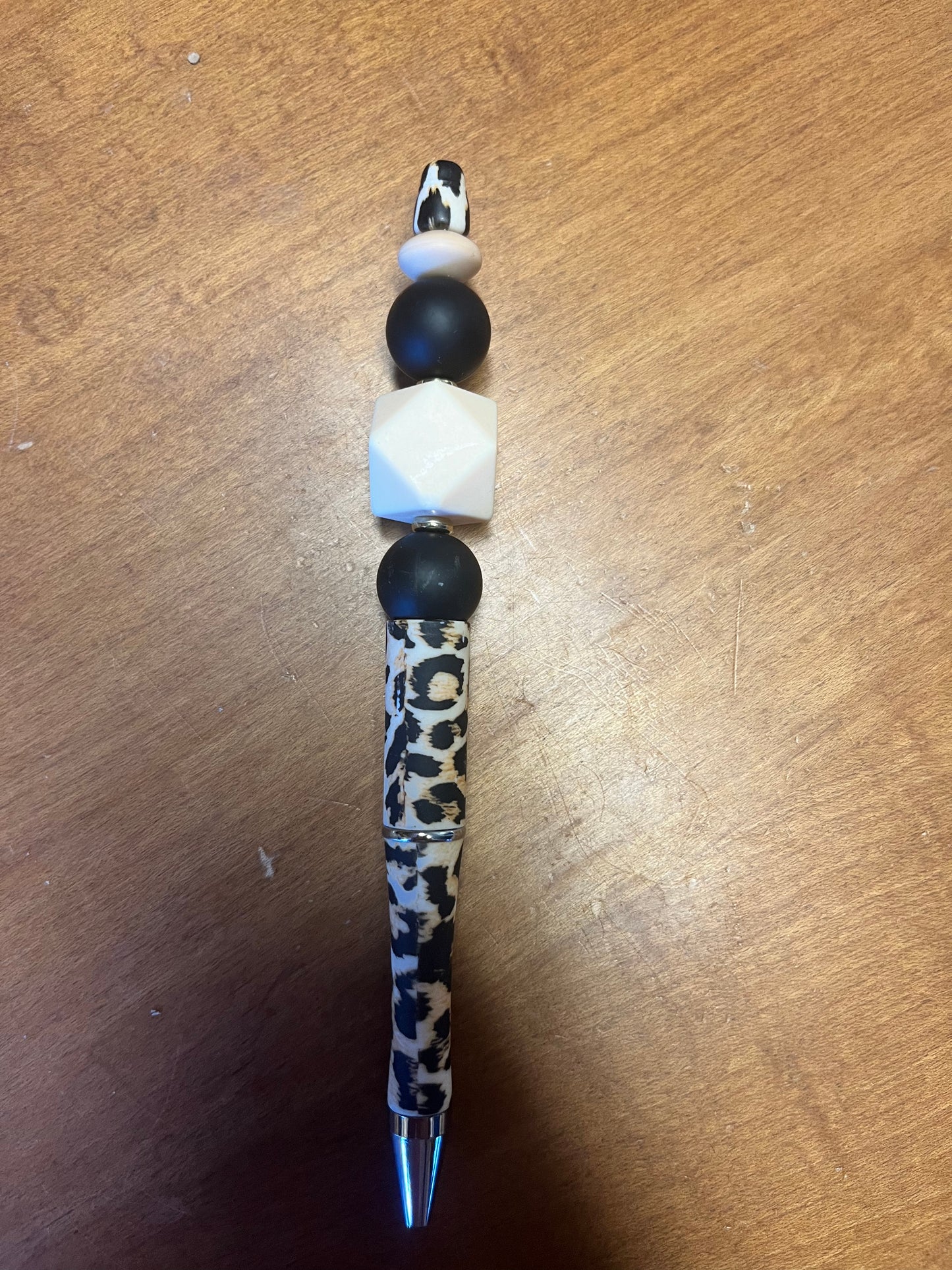 Pen - Leopard print with black and tan silicone beads