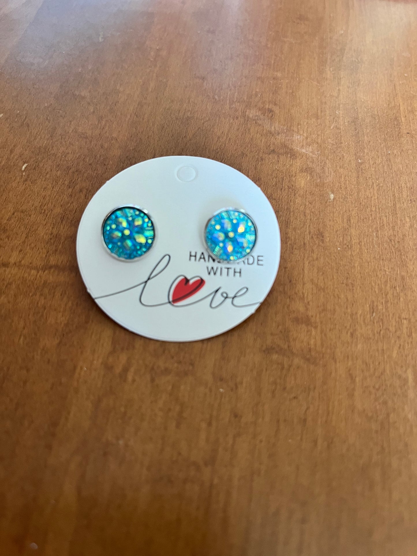 Turquoise druzy earring with flower pattern