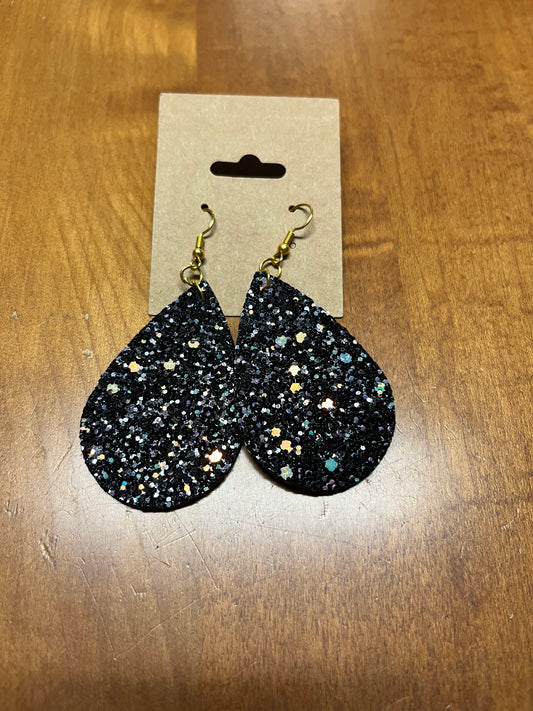 Black teardrop earring with glitter look